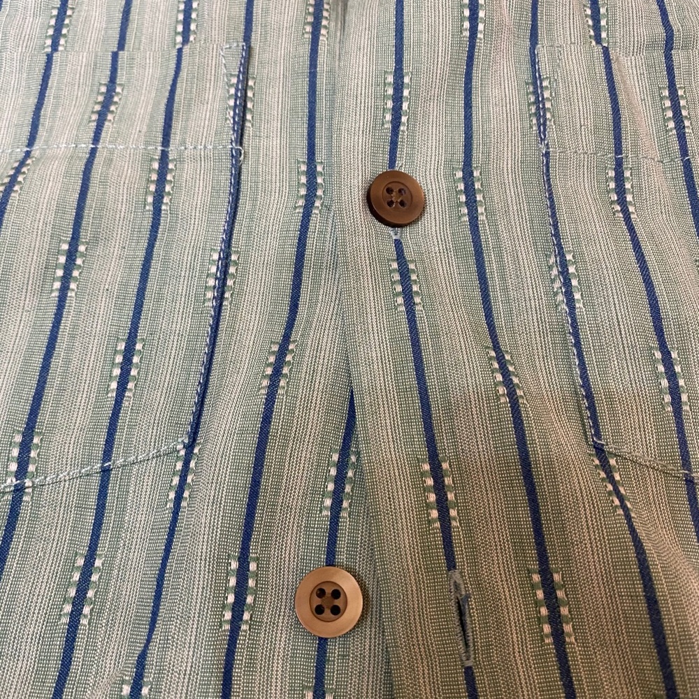 Tommy Bahama Men’s button down shirt - Picture 2 of 6